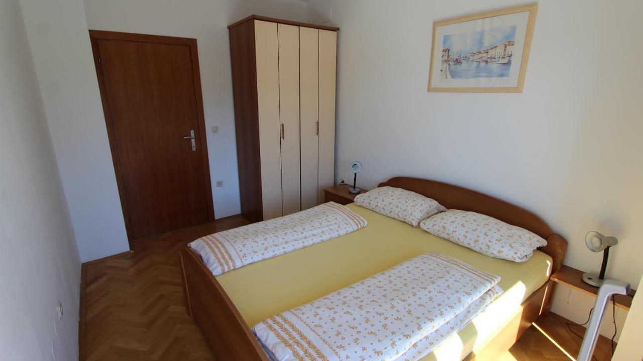 Apartmani Totic Malinska Bagian luar foto