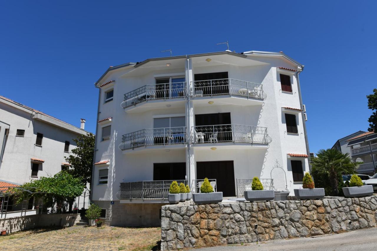 Apartmani Totic Malinska Bagian luar foto