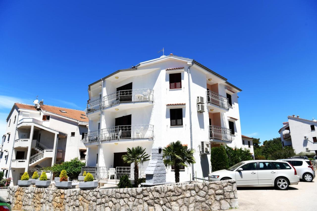 Apartmani Totic Malinska Bagian luar foto