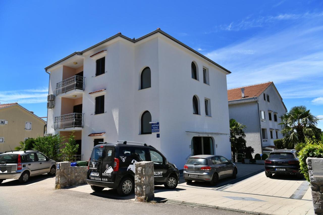 Apartmani Totic Malinska Bagian luar foto