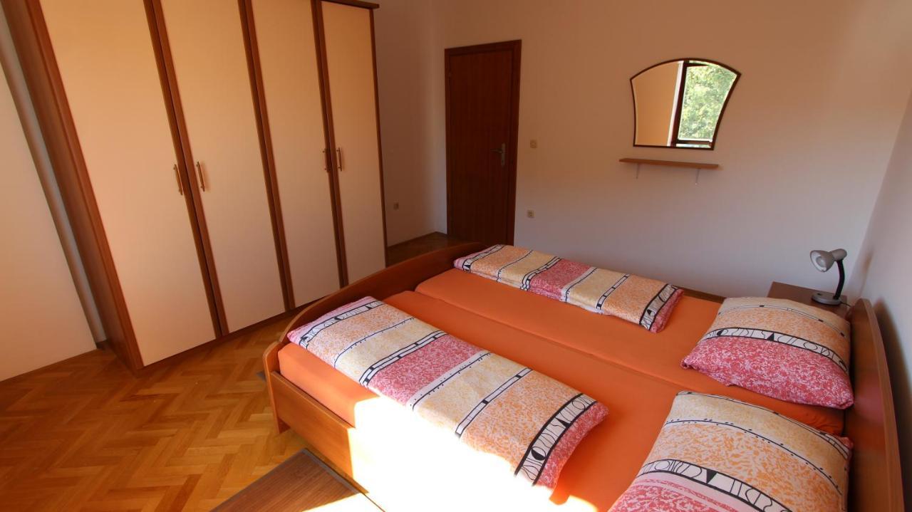 Apartmani Totic Malinska Bagian luar foto