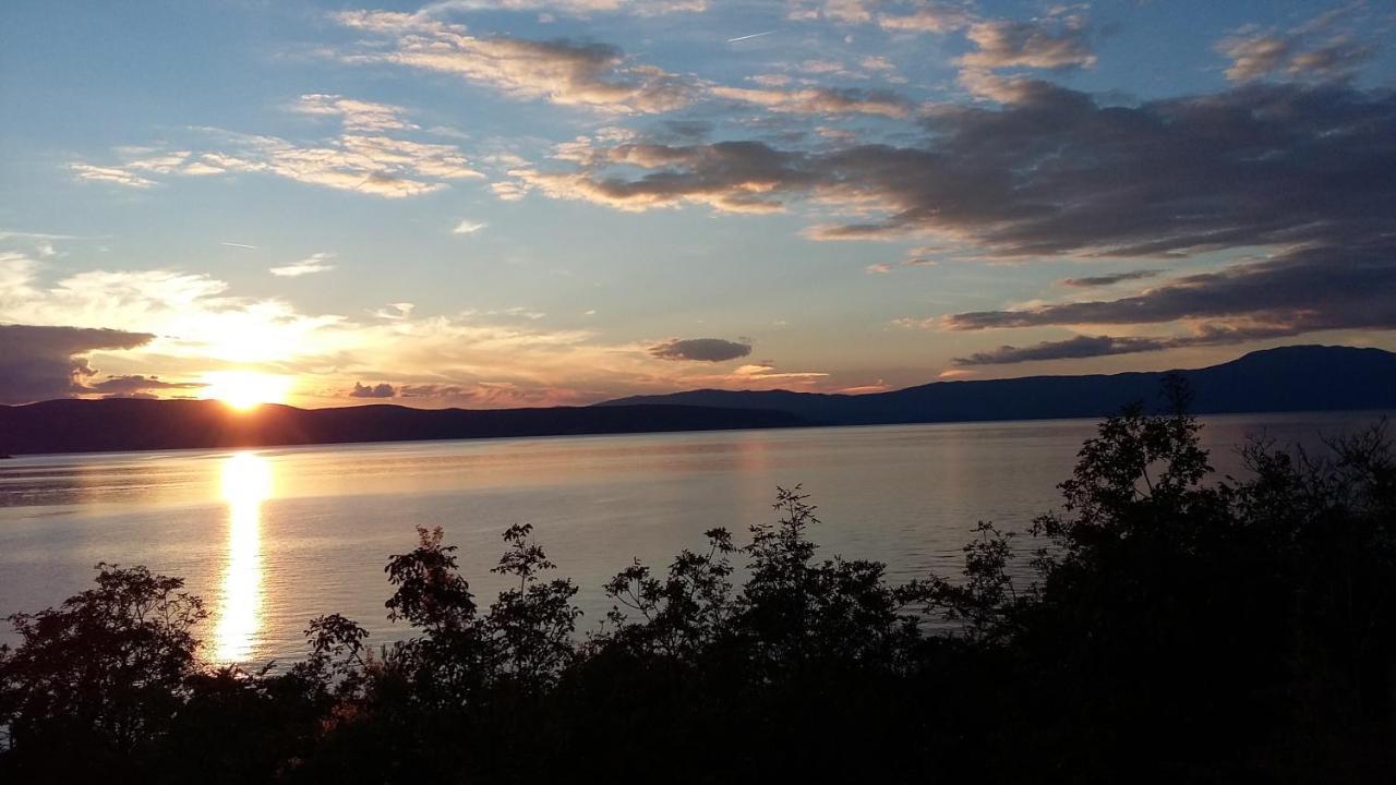 Apartmani Totic Malinska Bagian luar foto