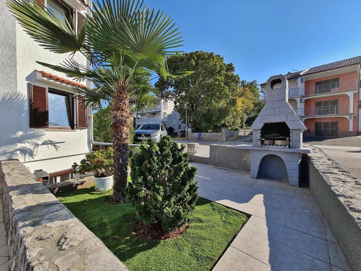 Apartmani Totic Malinska Bagian luar foto