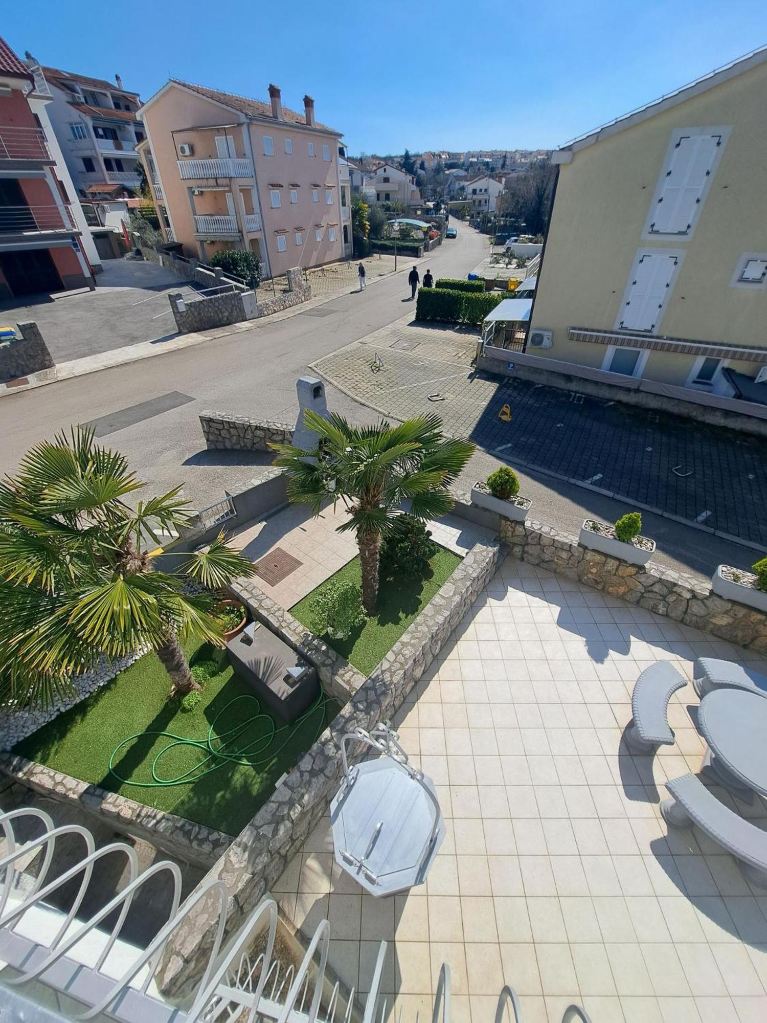 Apartmani Totic Malinska Bagian luar foto
